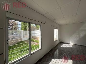 Casa · 145m² · 4 Ambientes · 1 Cochera · Casa en Centenario