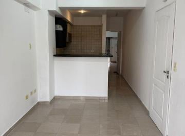Departamento de 2 ambientes, Lanús · Departamento en Alquiler C/ Cochera en Lanús Este