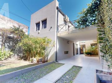 Casa · 159m² · 5 Ambientes · 2 Cocheras · Casa en Venta 3 Dorm.