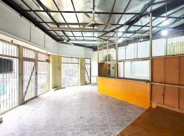 Local comercial de 4 ambientes, Flores · Alquiler Gran Local en Esquina 190 m² Totales - Sin Expensas - Alquiler o Venta
