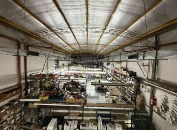 Bodega-Galpón · 1600m² · Venta de Galpón / Deposito Doble Frente en Mataderos, Capital Federal
