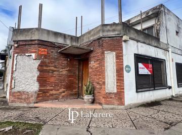 Casa · 160m² · 4 Ambientes · 1 Cochera · ¡Oportunidad! Casa en Esquina con Excelente Distribución y Gran Potencial – Cerrito 3600, Lomas del