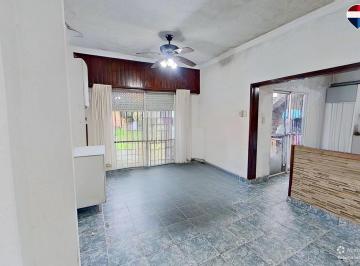 Casa · 85m² · 3 Ambientes · 1 Cochera · Venta Casa 3 Ambientes Lote Propia I. Casanova