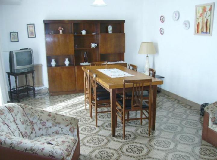 Casa · 180m² · 5 Ambientes · 1 Cochera