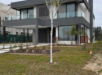 Casa · 403m² · 7 Ambientes · 2 Cocheras · Casa en Venta en Los Puentes, Nordelta, Tigre