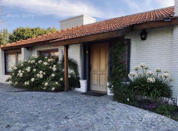 Casa · 222m² · 6 Ambientes