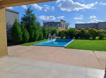 Casa · 165m² · 6 Ambientes · 4 Cocheras · Casa en Venta en San Ramon