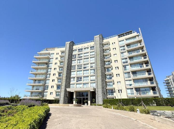 Departamento · 200m² · 6 Ambientes · 4 Cocheras