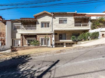 Casa · 379m² · 8 Ambientes · Venta Casa 8 Ambientes Gran Lote Vicente Lopez