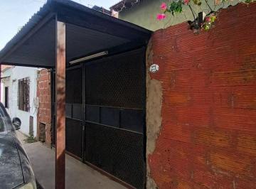 Casa · 65m² · 4 Ambientes · Venta Villa Celina, Casa en Lote Propio.