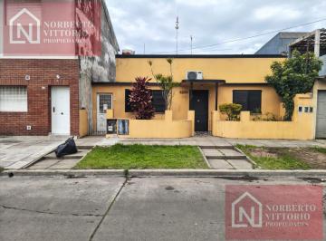 PH · 50m² · 2 Ambientes · Alquiler 3 Ambientes PH Moron