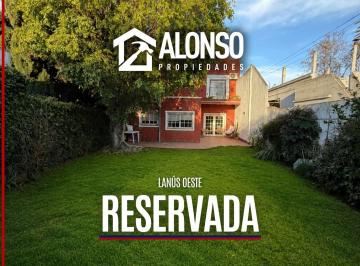 Casa · 210m² · 5 Ambientes · 2 Cocheras · Chalet en Venta – Lanús Oeste | 5 Ambientes, Cochera y Fondo