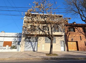 Edificio · 597m² · 1 Cochera · Edificio Comercial en Saavedra
