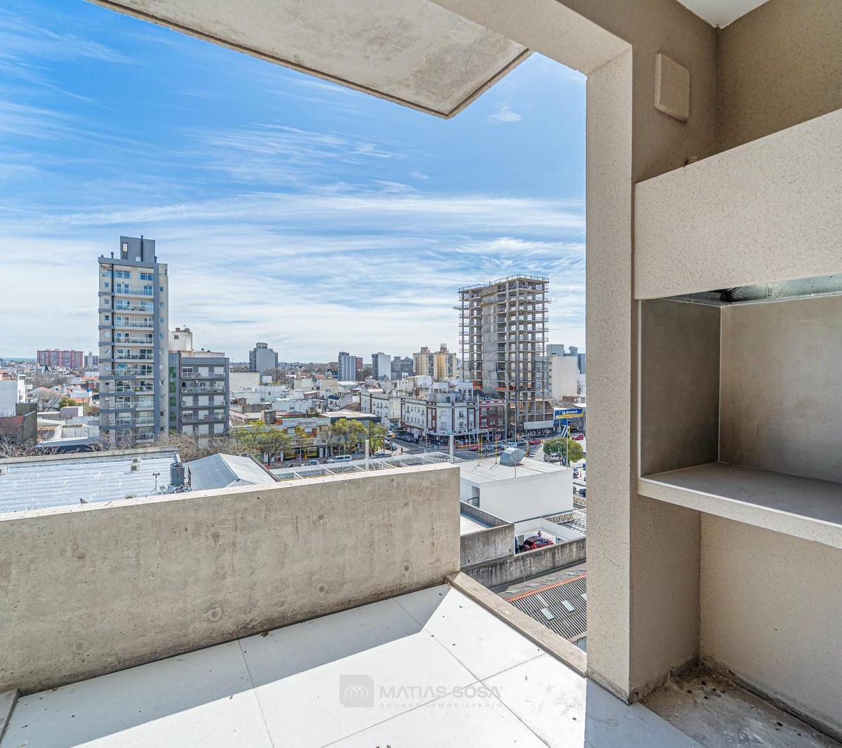 Catamarca 2855 | Unidad de 1 ambiente en el quinto piso con balcón y parrilla