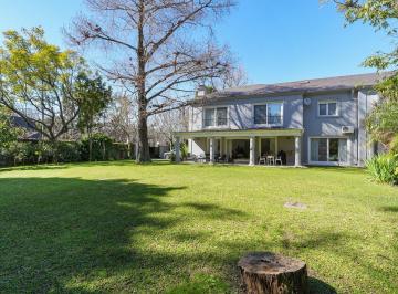 Casa · 603m² · 5 Ambientes · 5 Cocheras · Venta Casa 5 Ambientes Lote 2300 m² en Las Lomas de San Isidro