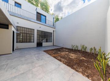 Casa · 170m² · 7 Ambientes · 1 Cochera · Venta Casa Reformada 3 Dorm. 3 Baños Jardín