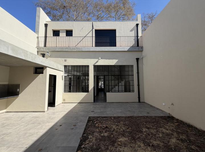 Casa · 170m² · 7 Ambientes · 1 Cochera