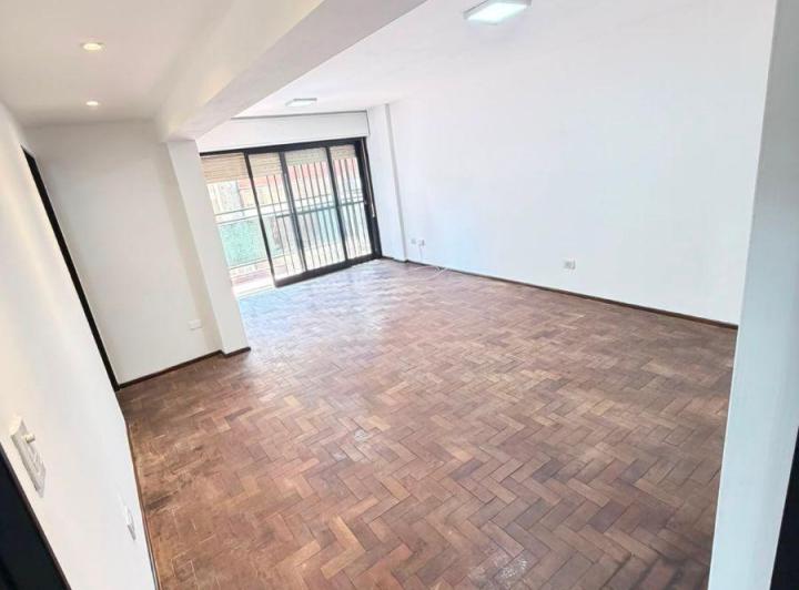 Departamento · 80m² · 8 Ambientes