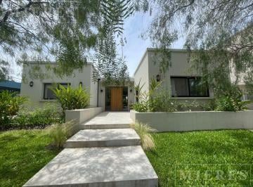 Casa · 170m² · 4 Ambientes · Casa en San Agustin en Alquiler Temporario