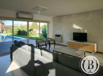 Casa de 5 ambientes, Escobar · Bustamante Prop Haras Sta Maria "Los Robles" 4406 Casa Venta Escobar