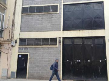 Bodega-Galpón · 400m² · Depósito Galpón en Alquiler en Chacarita, Capital Federal, Buenos Aires
