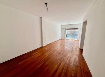 Departamento de 3 ambientes, Colegiales · Hermoso Semipiso 3 Ambientes con Dependencia de Servicio - Al Frente - Cochera y Baulera