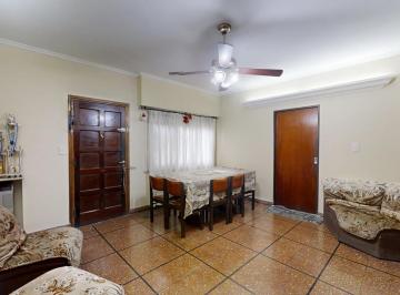 Casa · 127m² · 5 Ambientes · 1 Cochera · Casa en Venta de 5 Ambientes en Munro con Garage