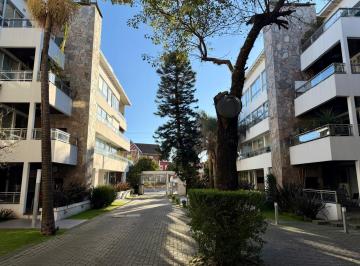 Departamento · 3m² · 2 Ambientes · 1 Cochera · Departamento en Temperley