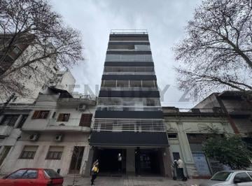 Departamento · 90m² · 4 Ambientes · 1 Cochera · Venta Departamento 4 Ambientes con Cochera en Flores