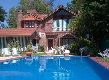 Casa · 280m² · 3 Dormitorios · 1 Cochera · Alquiler Temporario - Casa en Roldan