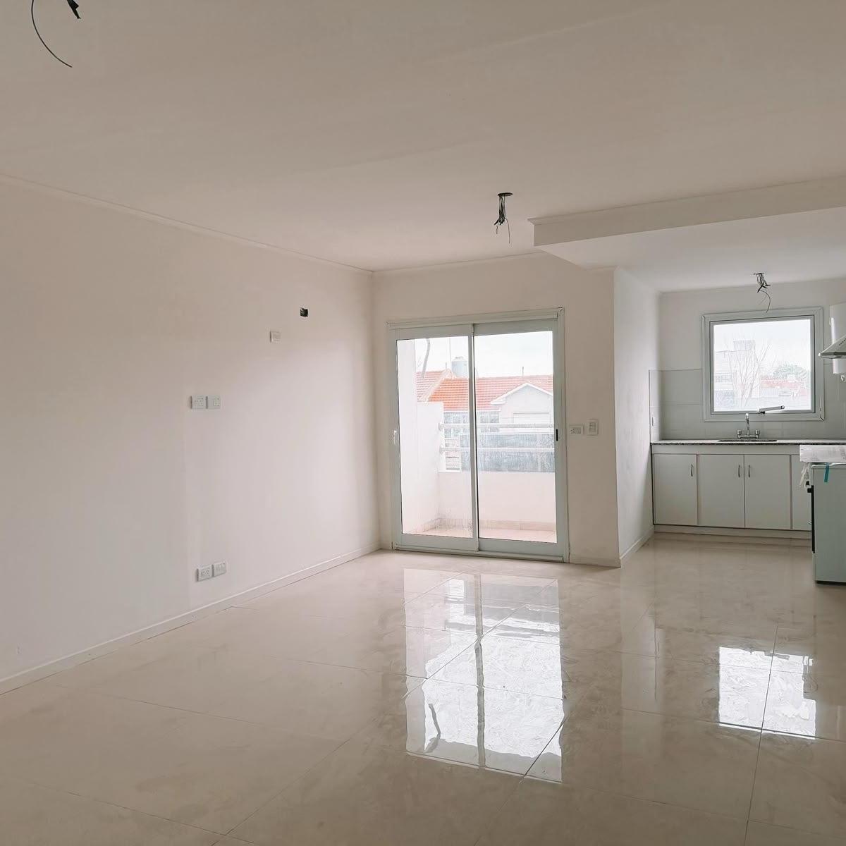 Depto 2 amb, 42m² con cochera — San Juan