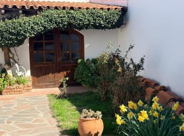 Casa · 285m² · 11 Ambientes · 2 Cocheras · Venta Casa Apto Credito Hipotecario 4 Dorm., Cipolletti