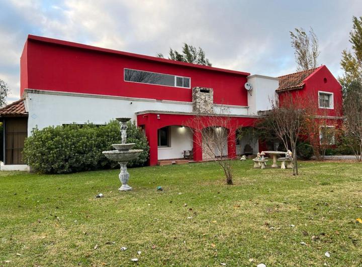 Casa · 550m² · 10 Ambientes · 2 Cocheras
