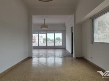 Departamento · 100m² · 5 Ambientes · En Venta Departamento 5 Amb. Patio y Balcón - Villa Martelli