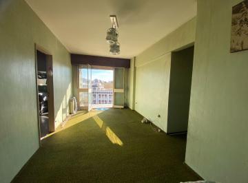 Departamento · 60m² · 4 Ambientes · 1 Cochera · Depart. 4 Amb en Venta en P. Centenario C/ Balcón