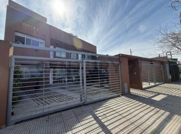 PH · 80m² · 4 Ambientes · 1 Cochera · Venta Triplex Castelar Norte