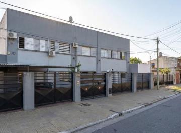 fachada general · Dúplex de 2 Dorm. con Cochera y Patio – La Plata
