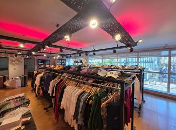 Oficina comercial · 187m² · 1 Ambiente · 1 Cochera · Alquiler - Excelente Oficina Corporativa