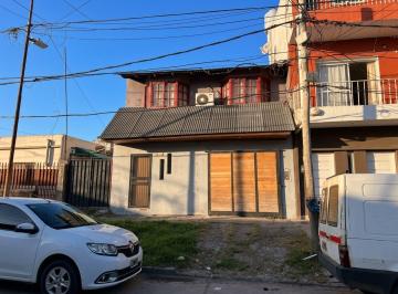 PH · 104m² · 4 Ambientes · 1 Cochera · PH 4 Ambientes con Patio y Cochera - Loma Hermosa