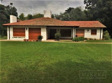 Casa · 260m² · 7 Ambientes · 2 Cocheras · Impecable Casa en Venta Reciclada a Nuevo en Cul de Sac en Highland Park.