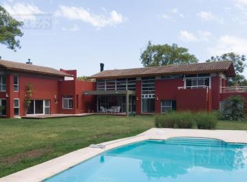 Casa · 560m² · 10 Ambientes · 2 Cocheras · Importante Casa en Venta en Highland Park