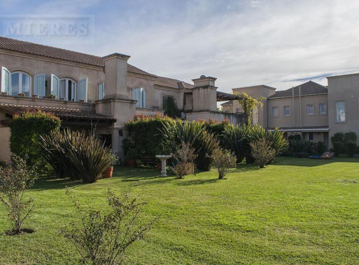 Departamento · 70m² · 2 Ambientes · 1 Cochera