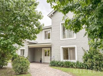 Casa · 190m² · 6 Ambientes · 2 Cocheras · Casa en Venta en El Barrio Privado El Mirasol