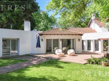 Casa · 372m² · 4 Ambientes · 1 Cochera · Casa en Venta en Highland Park