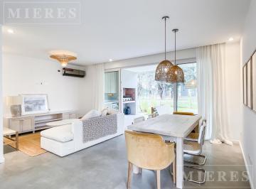 Casa · 128m² · 4 Ambientes · 2 Cocheras · Casa en Venta Tipo Dúplex de Tres Dorm. en Pilará
