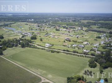 Terreno · 1561m² · Lote de 1561 m² en Venta en Tilbury Norte, Pilará