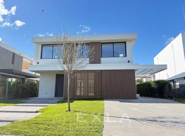 Casa · 290m² · 5 Ambientes · 4 Cocheras · Casa en Venta en Carpinchos, Nordelta, Tigre