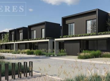 Casa · 145m² · 5 Ambientes · 2 Cocheras · Townhouses en Venta en Ovejitas Pilar