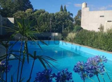 Casa · 120m² · 5 Ambientes · 3 Cocheras · Casa en Venta – Parque Sicardi | Lote en Esquina con Gran Parque y Pileta