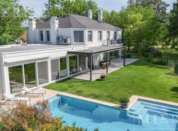 Casa · 401m² · 8 Ambientes · 3 Cocheras · Casa en Alquiler Anual en Mayling Club de Campo